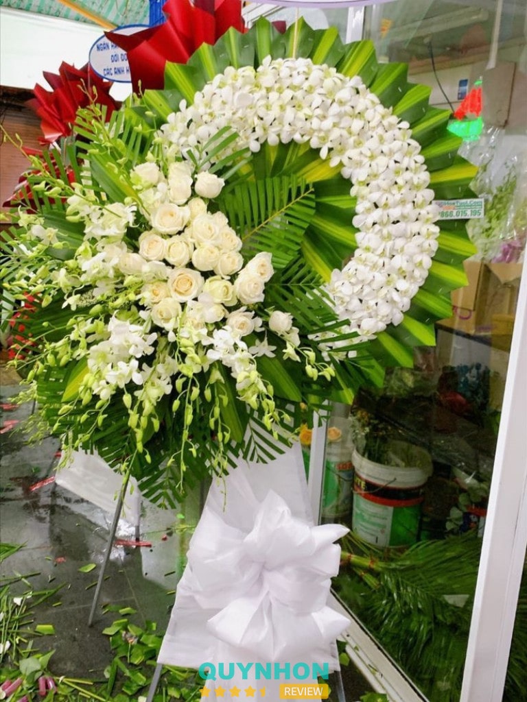 Shop hoa Hòa Thắm chuyên cung cấp các dịch vụ hoa viếng đám tang chia buồn tại Quy Nhơn