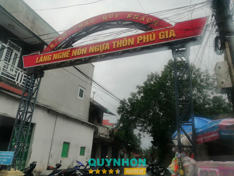 Làng nghề nón ngựa Phú Gia