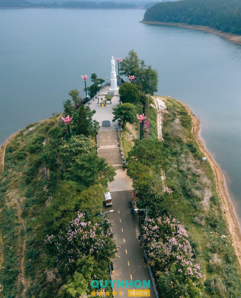 Biển hồ Pleiku Gia Lai