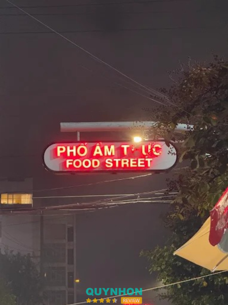 Phố Ẩm Thực Phan Bội Châu 