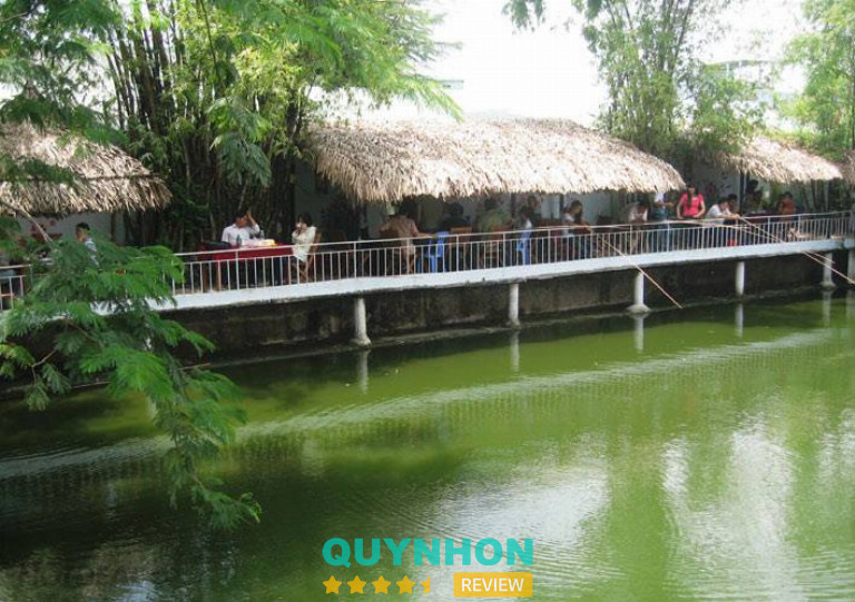 Nhà hàng Duyên Quê – 12 Mai Hắc Đế