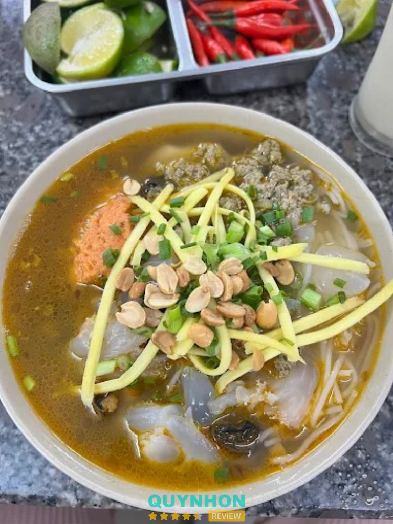Bún Thùy – 261 Tăng Bạt Hổ