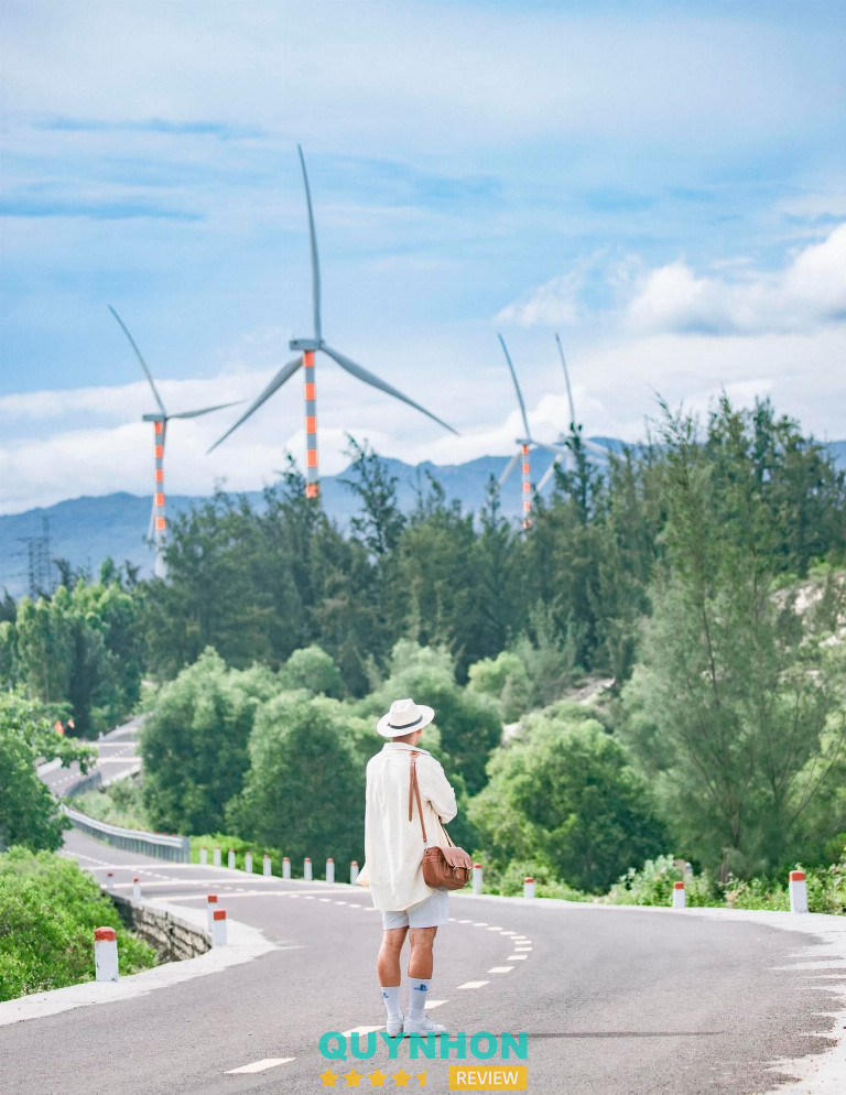 Con đường đến cánh đồng quạt gió Quy Nhơn