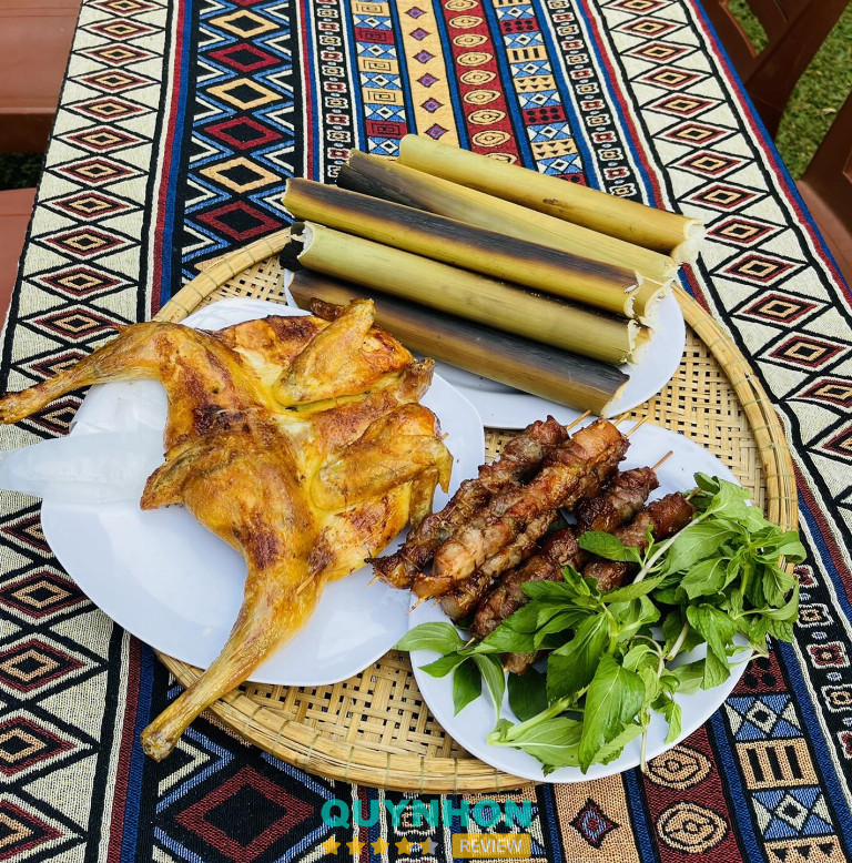 Gà Nướng Cơm Lam Bazan – Pleiku