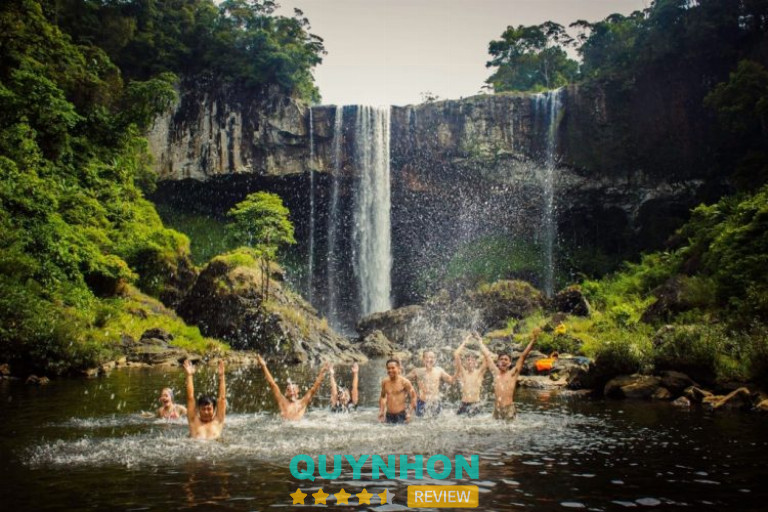 Thác K50 mang đến không gian mát lành