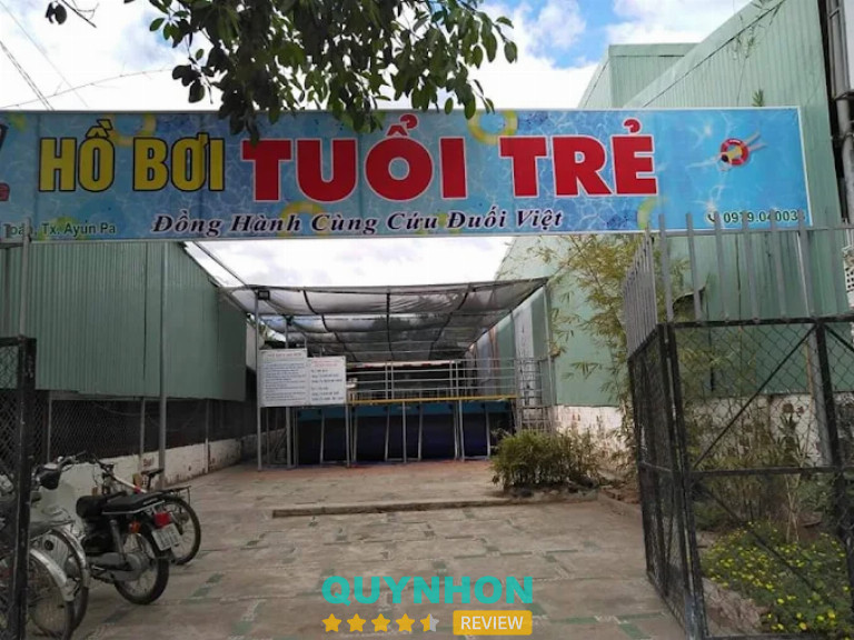 Hồ bơi Tuổi Trẻ - Pleiku