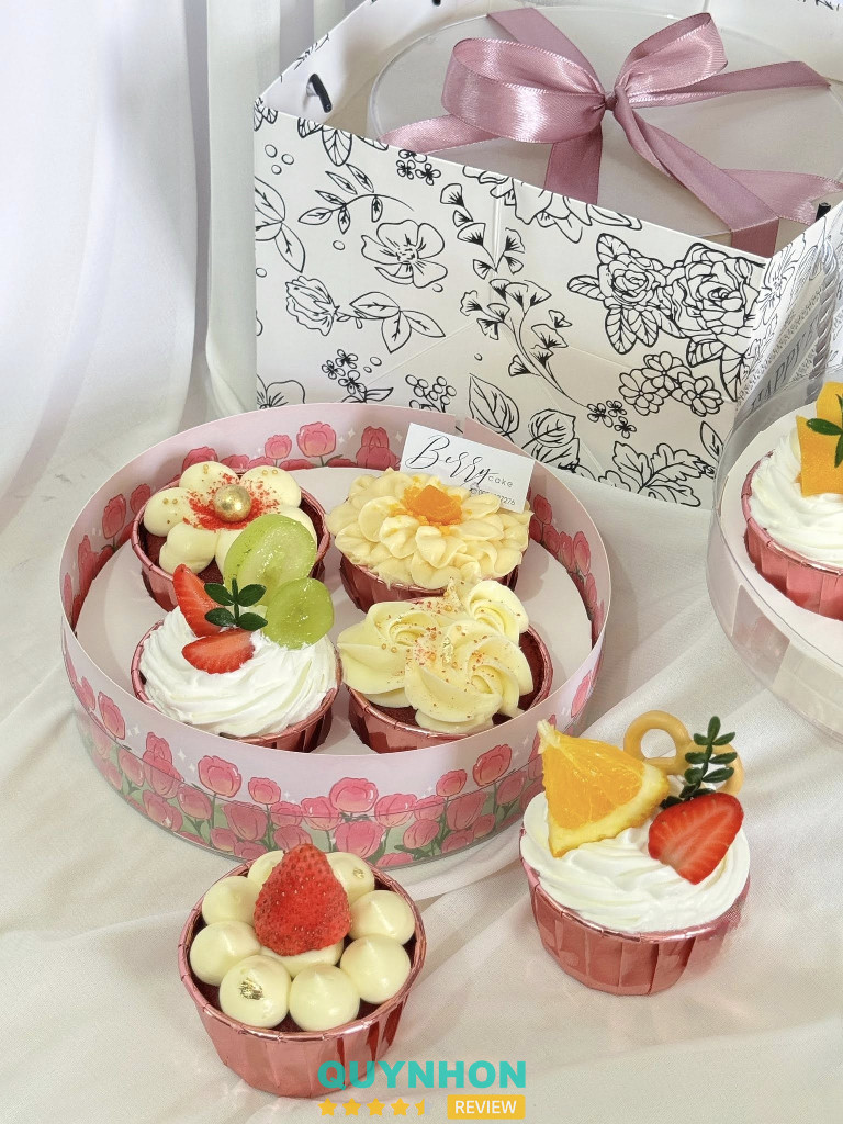 Berry Drinks&Cake - 17 Lê Hồng Phong