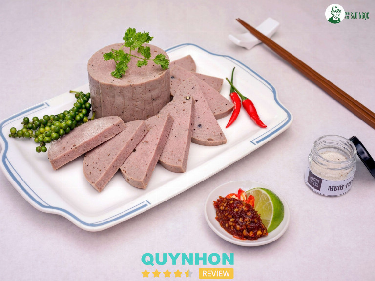 Cửa hàng nem Bình Định