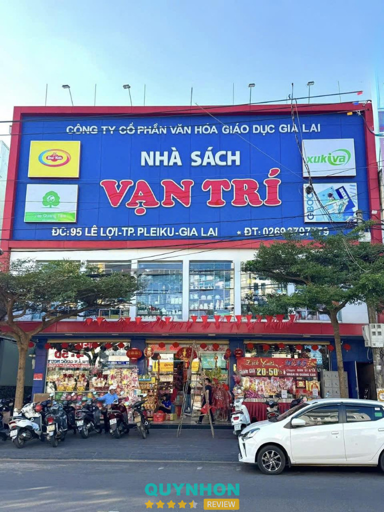 Nhà Sách Vạn Trí - Pleiku 