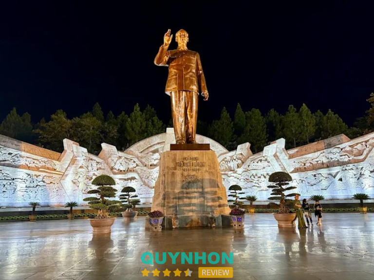 Quảng trường Đại Đoàn Kết Pleiku