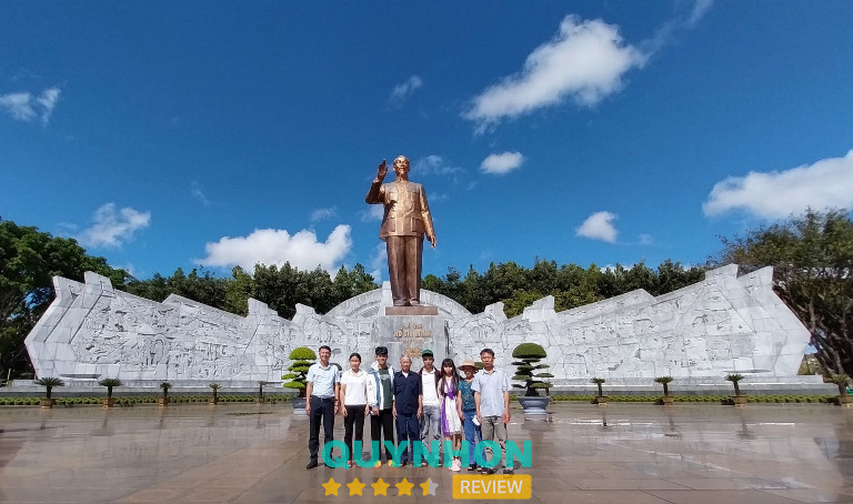 Quảng trường Đại Đoàn Kết - Pleiku