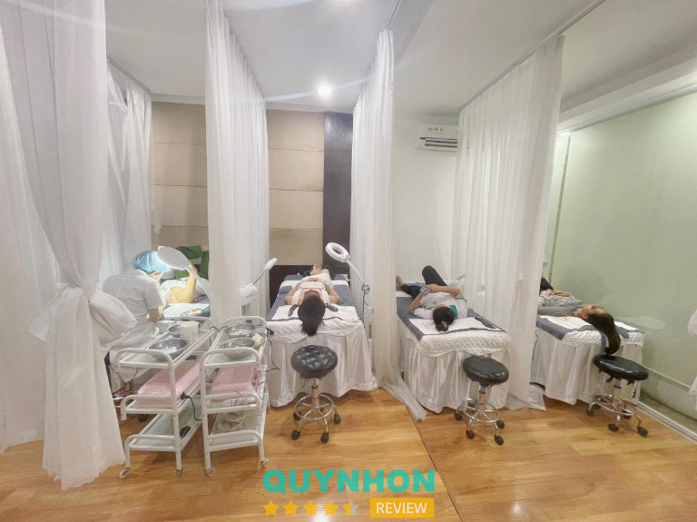 Queenie Spa - 260 Nguyễn Tất Thành