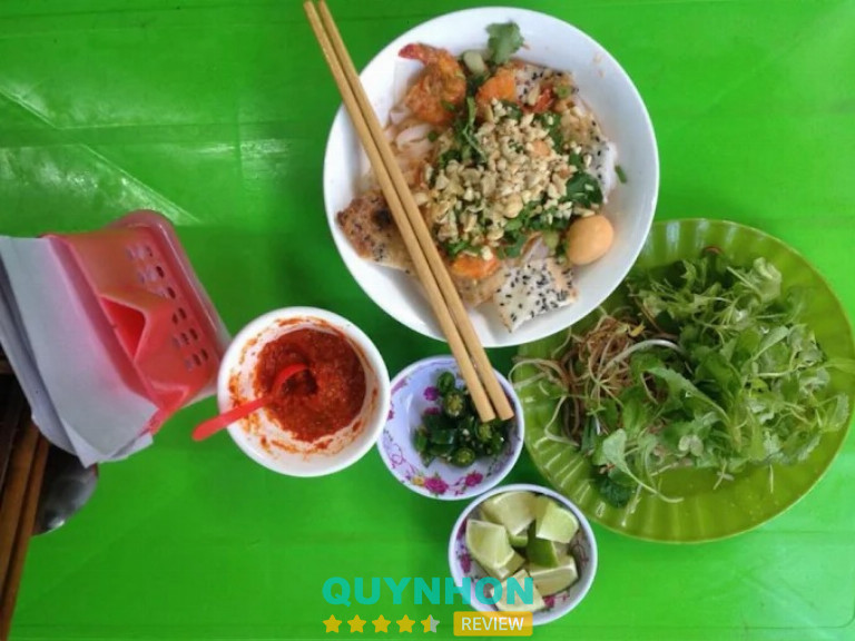 Mì Quảng Phú Chiêm - 13 Hoàng Văn Thái