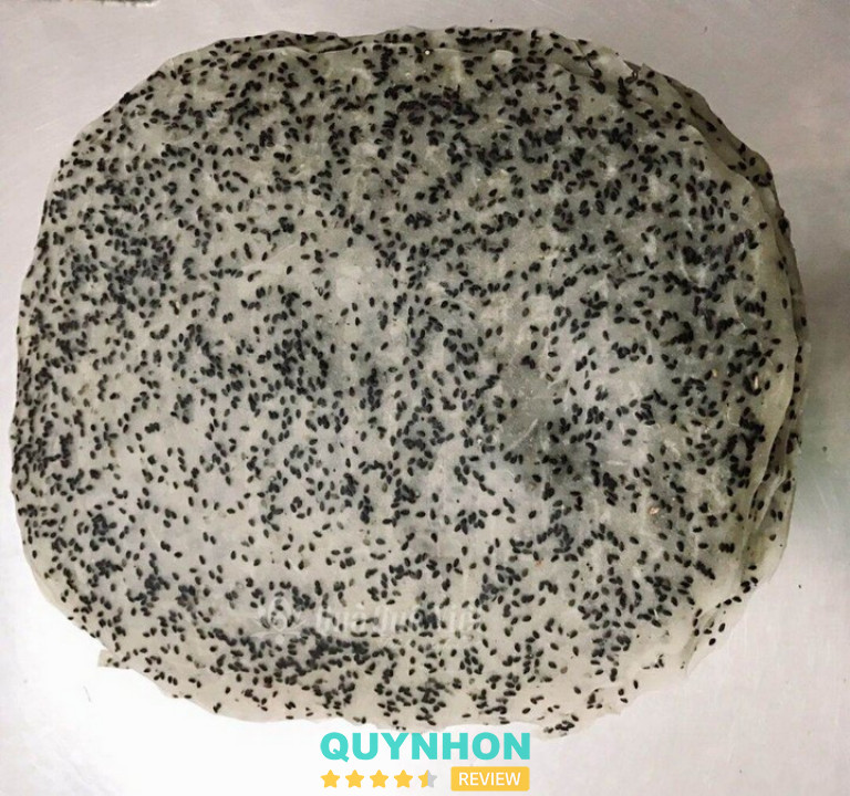 Bánh tráng mè trắng và mè đen