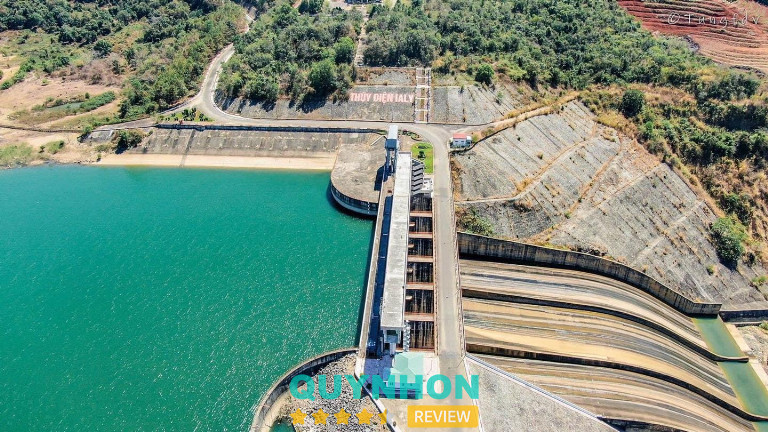 Hồ thủy điện Yaly