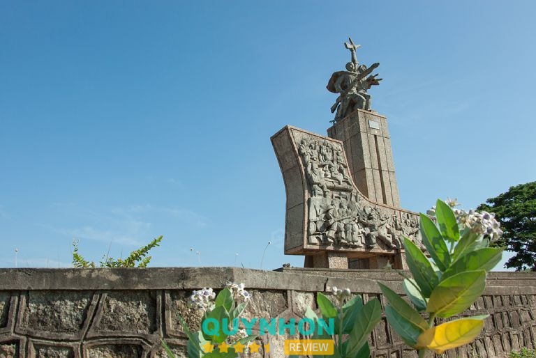 Di tích Đèo Nhông - QL 1A