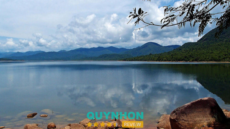 Hồ Đá Trải - Phù Mỹ