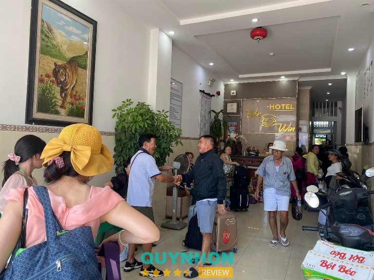 Win Win Hotel - 130 Chương Dương