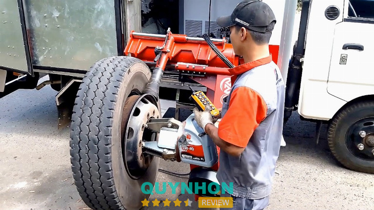 Vá lốp ô tô lưu động 24/24 Nhật Cường - Phù Mỹ