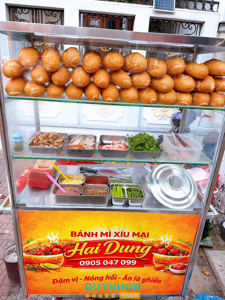 Bánh mì xíu mại Hai Dung - 12 Phạm Ngọc Thạch