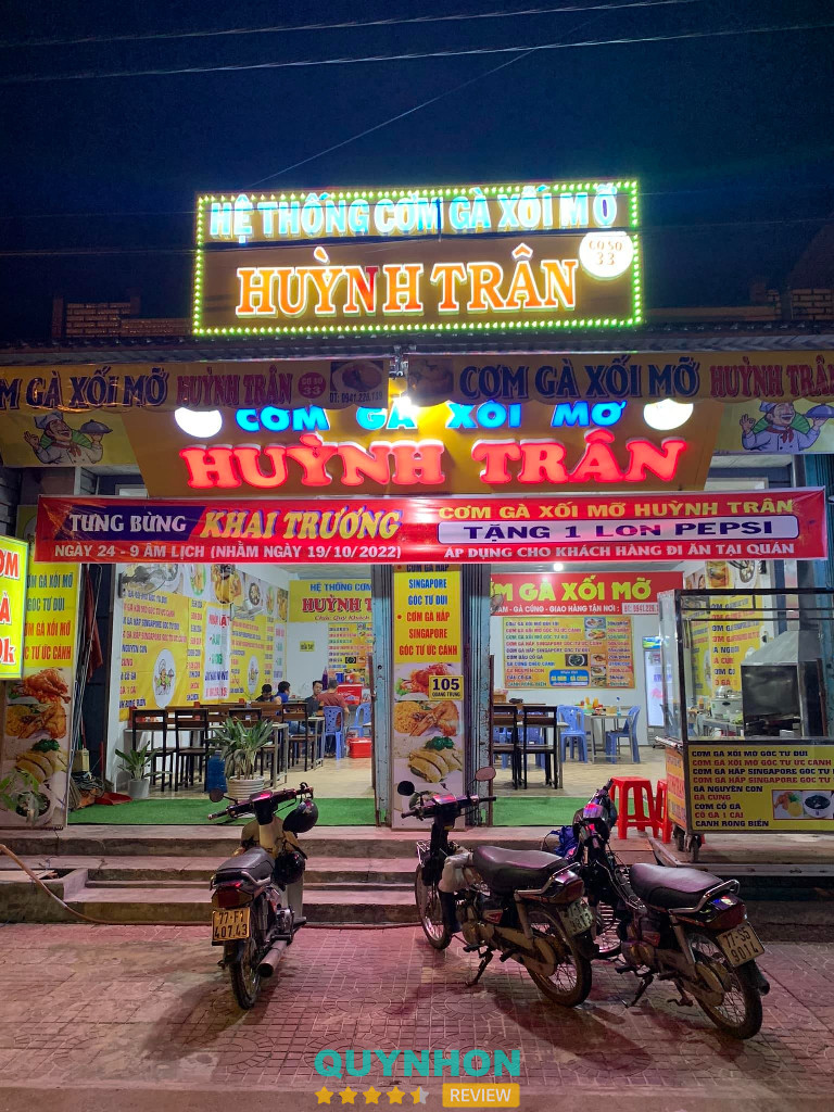 Cơm gà xối mỡ Huỳnh Trân - Phù Cát